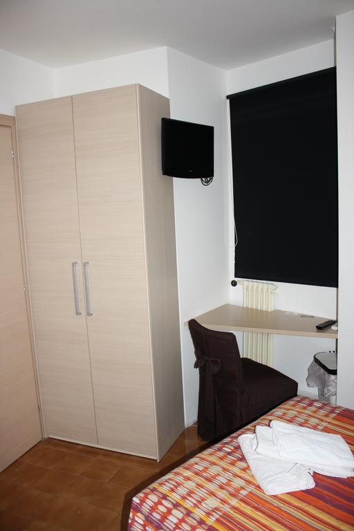 Domus Roma Otel Oda fotoğraf